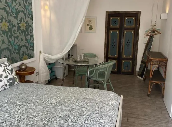 Riad Rooms Bed & Breakfast 3*
